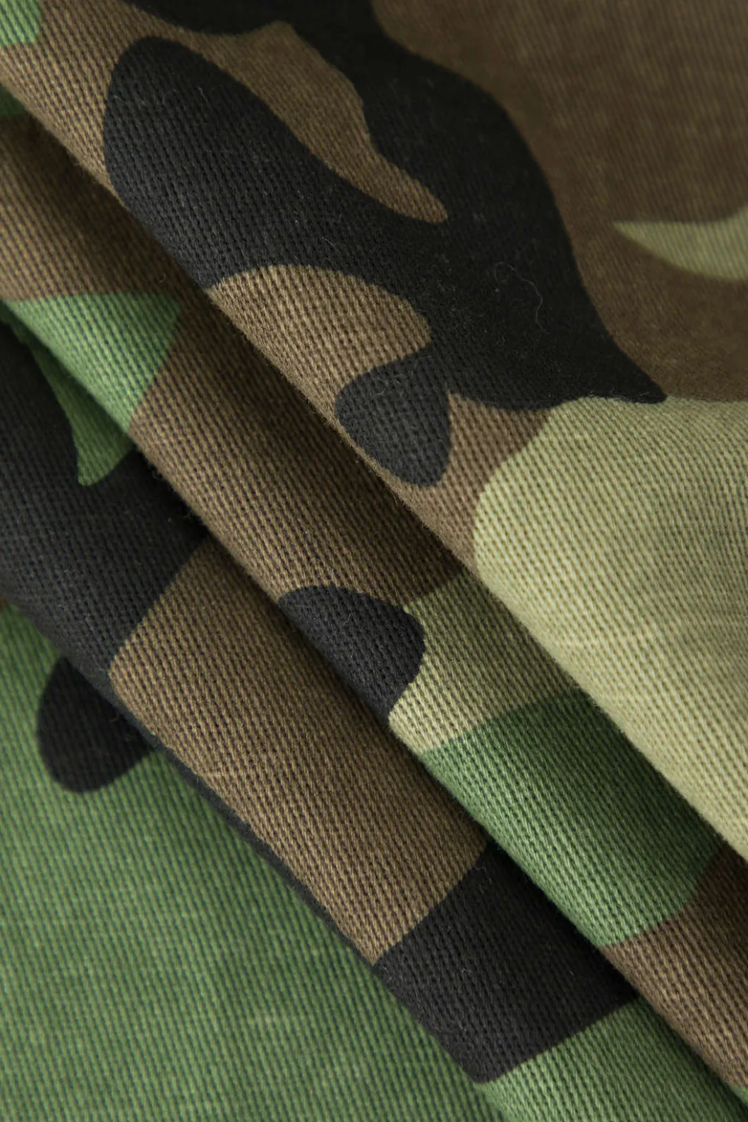 Camo Ruffle Sleeve Crop Frayed T-Shirt>MICAS New