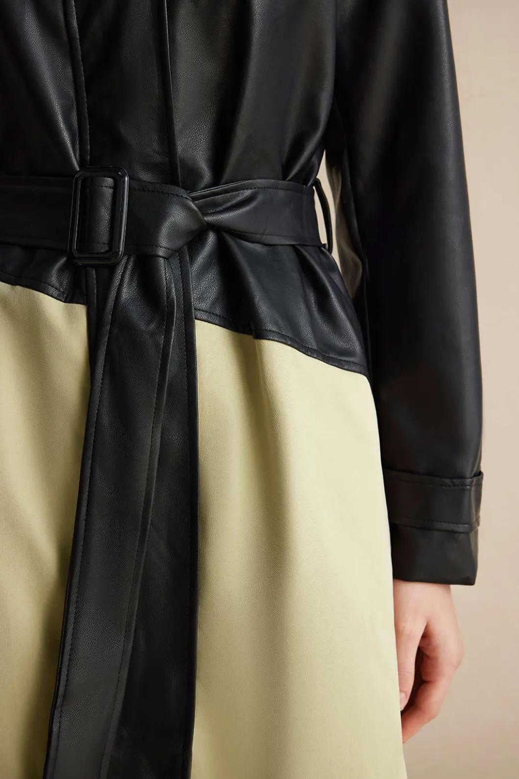 Contrast Faux Leather Patchwork Pocket Belted Coat>MICAS Best