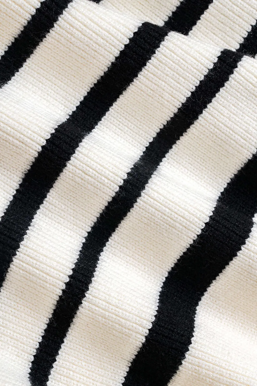 Contrast Knit Metallic Button Cardigan>MICAS New