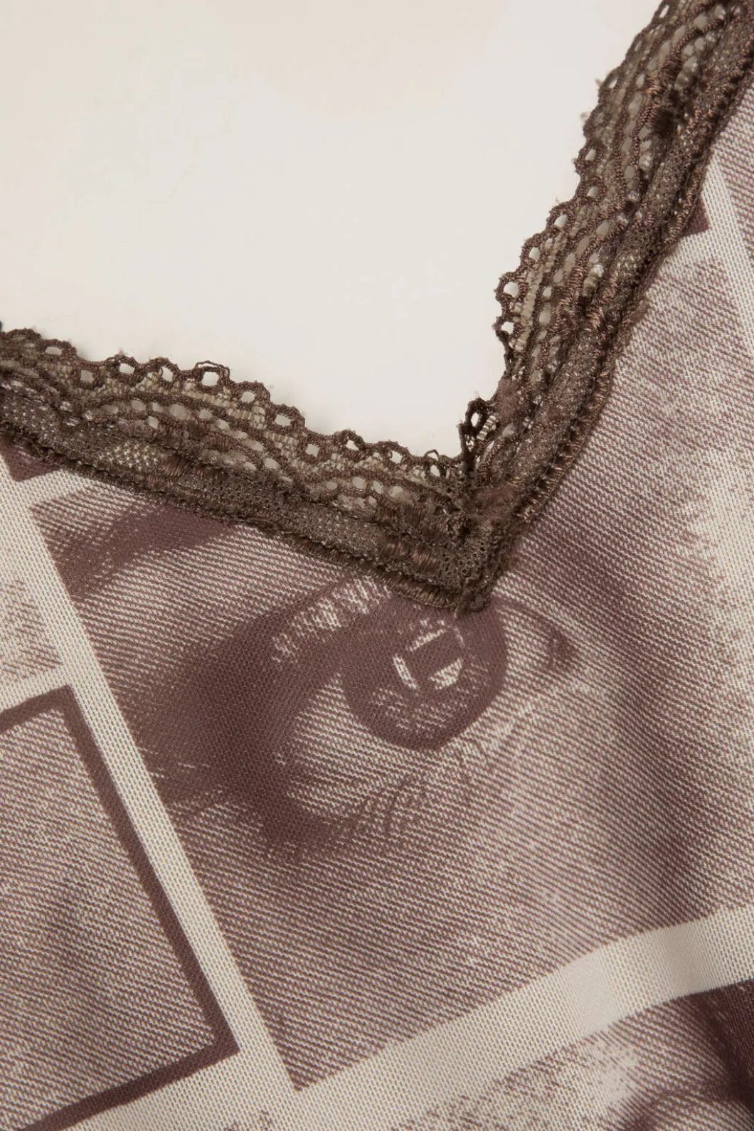 Face Graphic V-neck Lace Trim Mini Dress>MICAS Hot